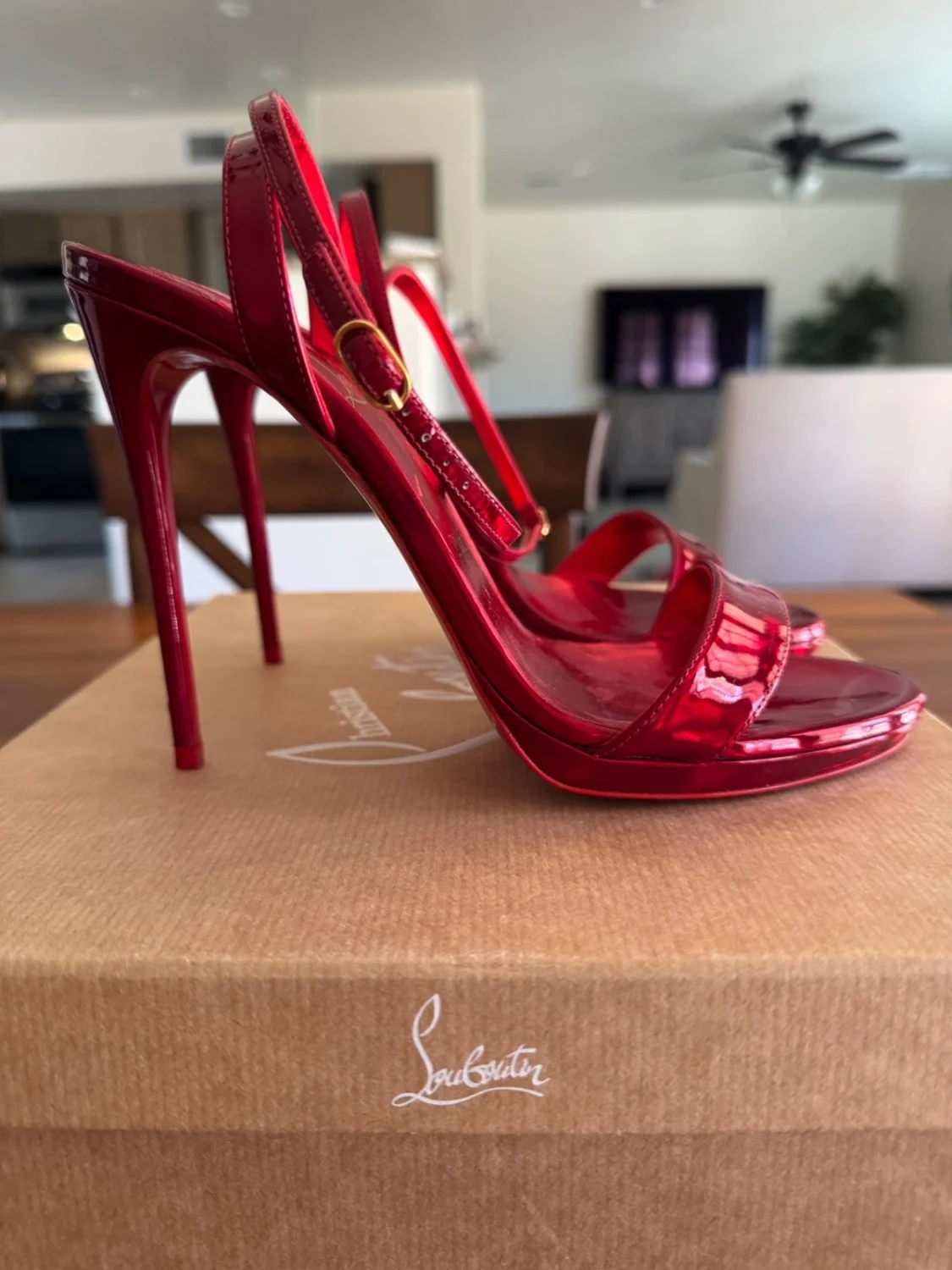 Louboutin Loubi Queen 120 金属红色/路易红色 39 码,专利通灵衬里-