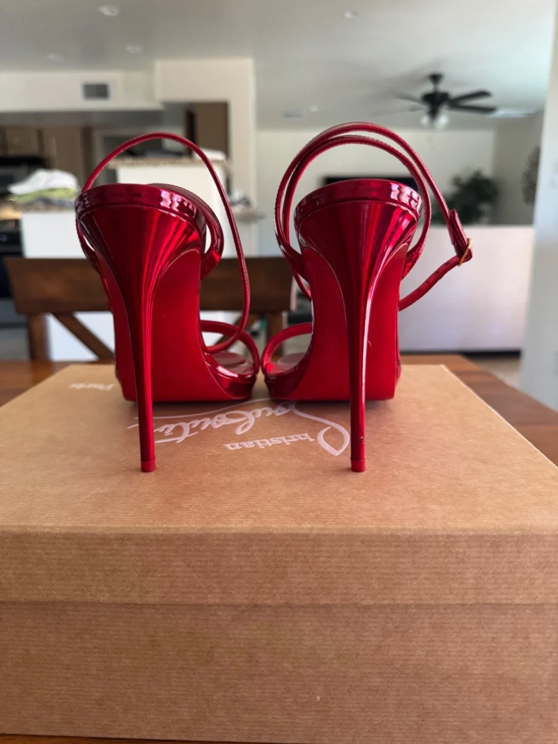 Louboutin Loubi Queen 120 金属红色/路易红色 39 码,专利通灵衬里-