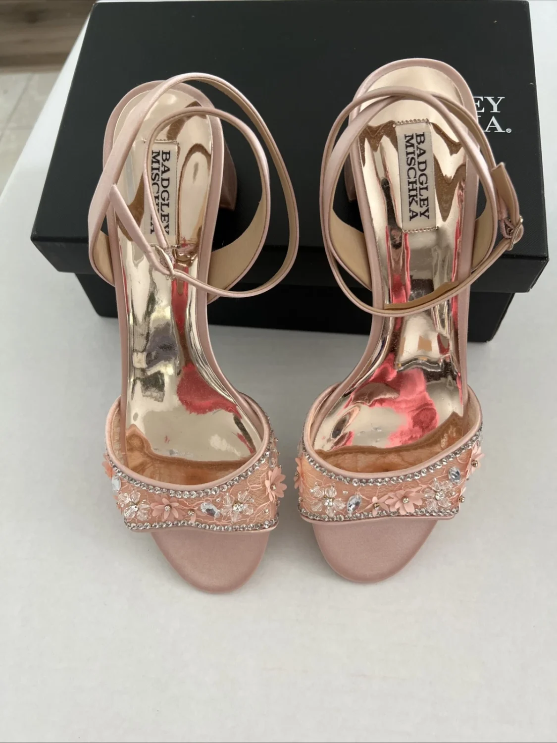 Badgley Mischka 珠宝缎踝带粗跟凉鞋鞋 10M 码-