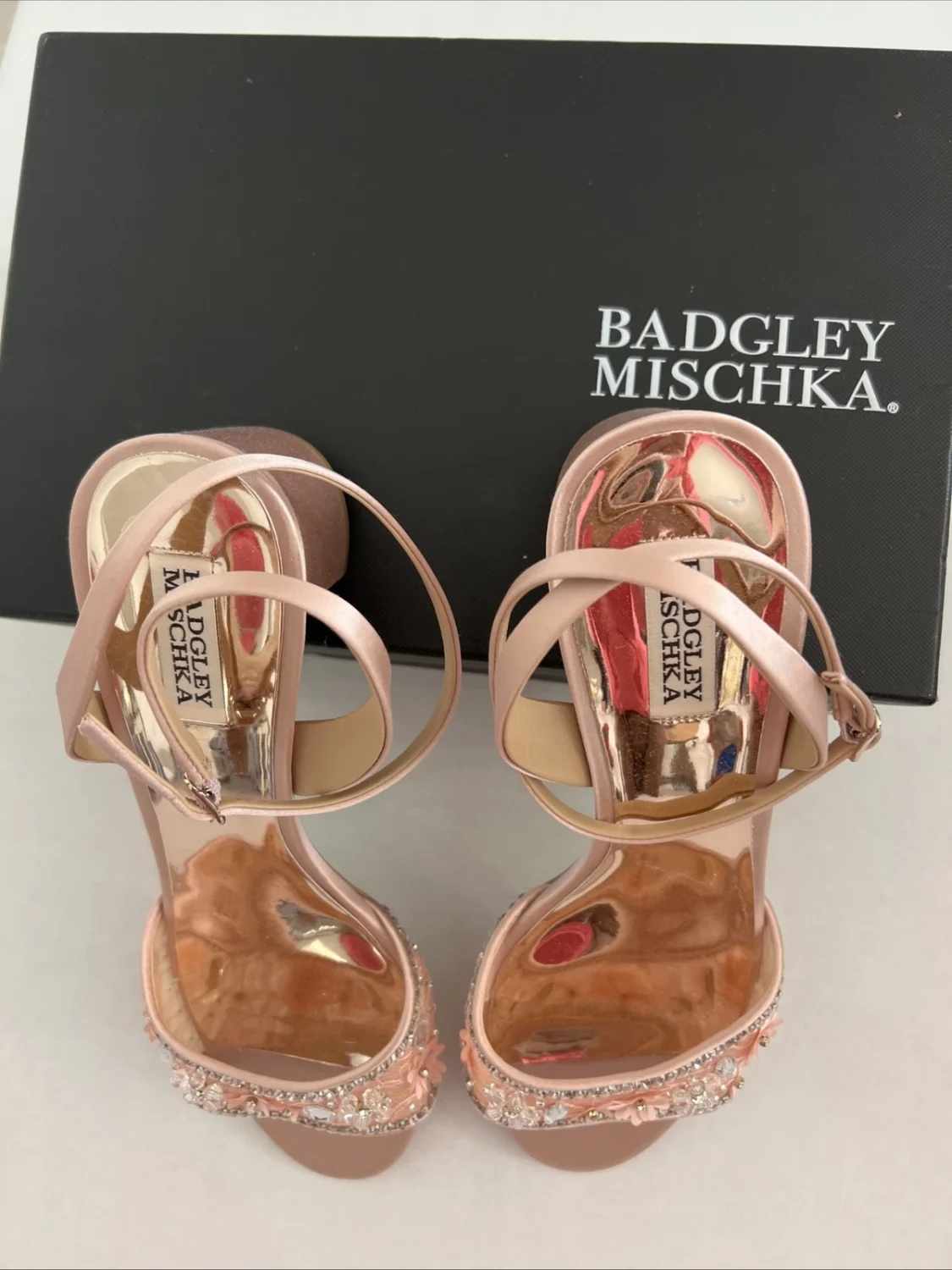 Badgley Mischka 珠宝缎踝带粗跟凉鞋鞋 10M 码-