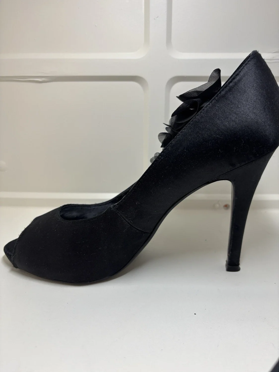 Nine West Black Floral Peep-Toe Pumps with Fabric Rosette