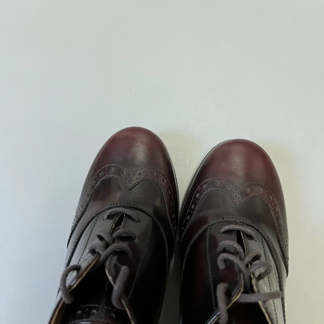 Clarks Artisan 勃艮第皮革翼尖牛津高跟鞋-
