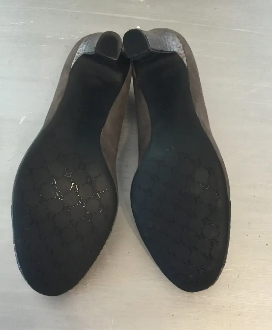 Franco Sarto Gray Suede Pumps with Pewter Snake Print on Heel and Toe Sz 10 M