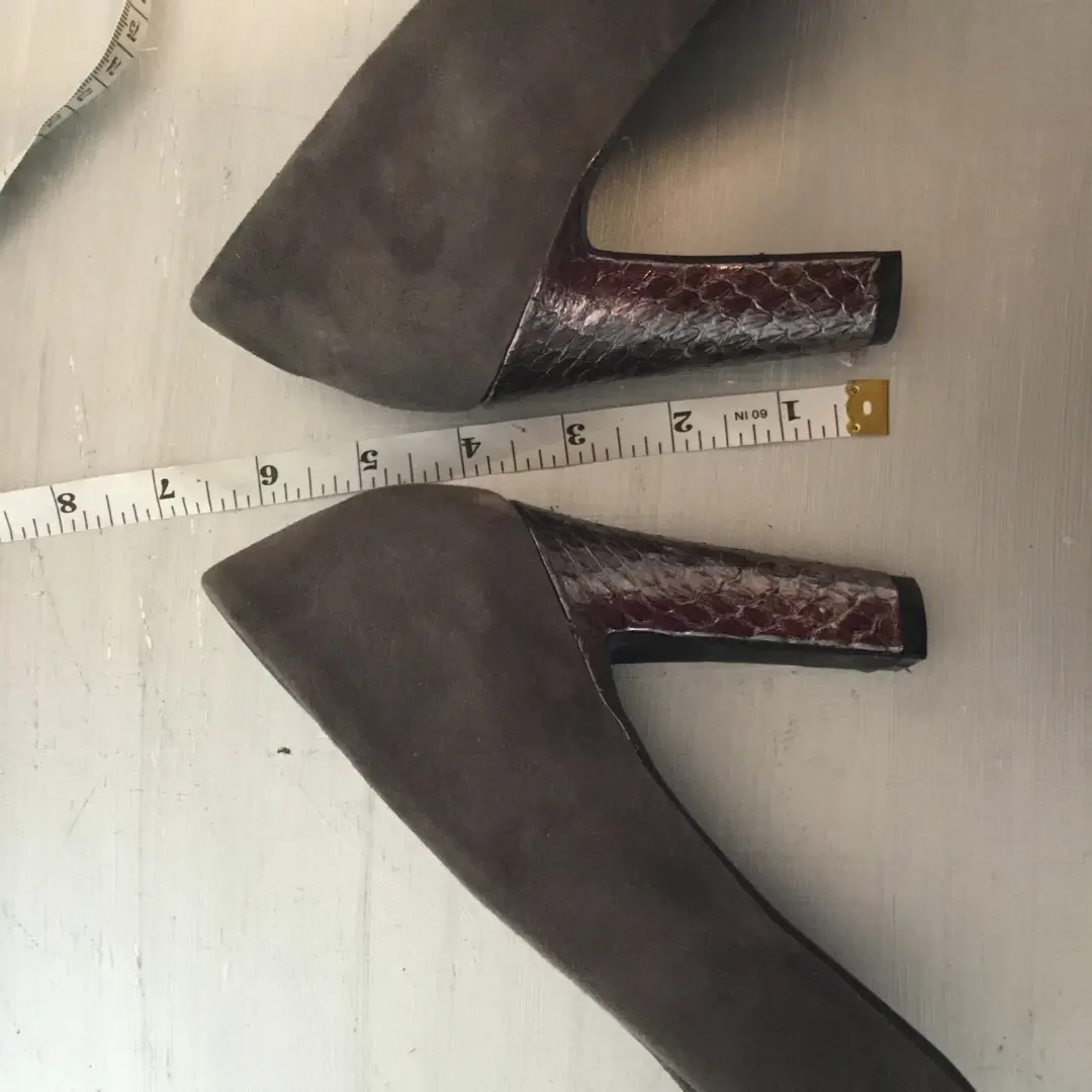 Franco Sarto Gray Suede Pumps with Pewter Snake Print on Heel and Toe Sz 10 M