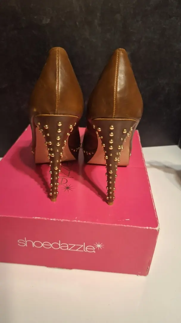 SHOEDAZLE 棕色平台 HEELS STUDDED LEOPARD LINED PUMPS 女式 9-