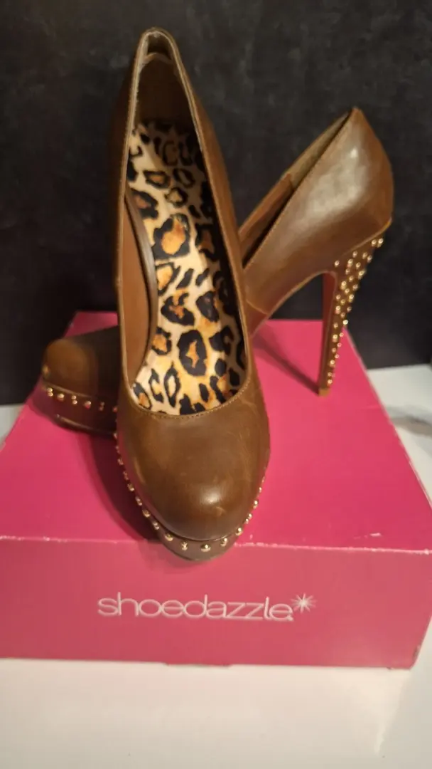 SHOEDAZLE 棕色平台 HEELS STUDDED LEOPARD LINED PUMPS 女式 9-