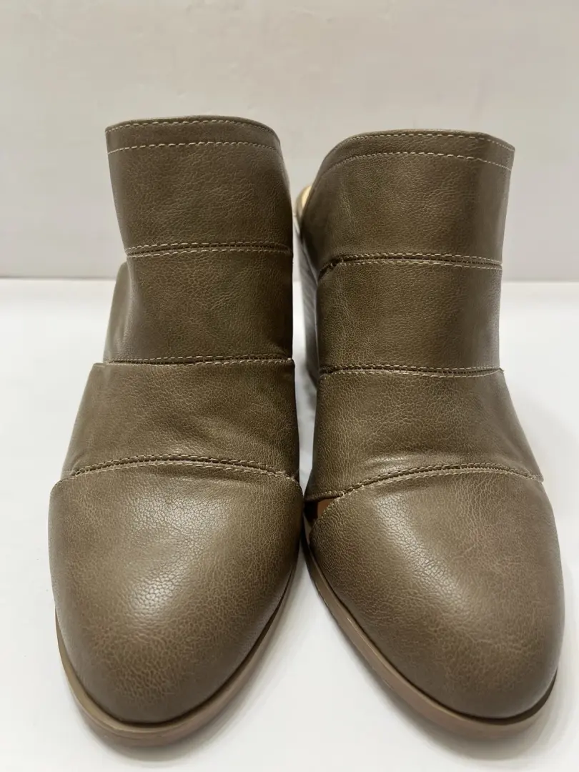 Ccocci Faith Mules 粗木粗跟棕褐色女式 9 个镂空-