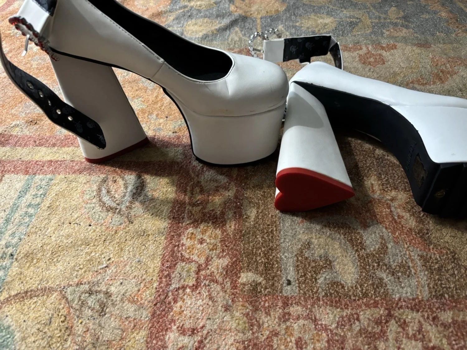 Lamoda女式白色人造皮革厚底粗跟踝带扣7.5-