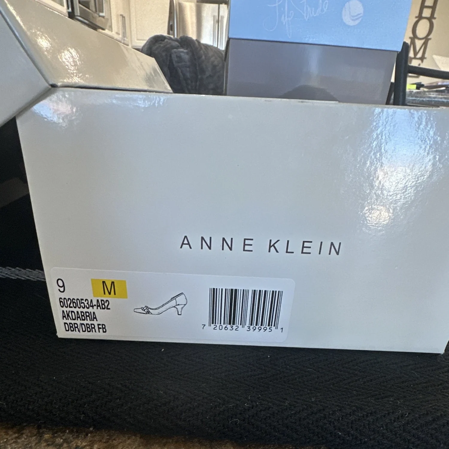 Anne Klein 棕色漆皮扣尖头中跟鞋 9 码-