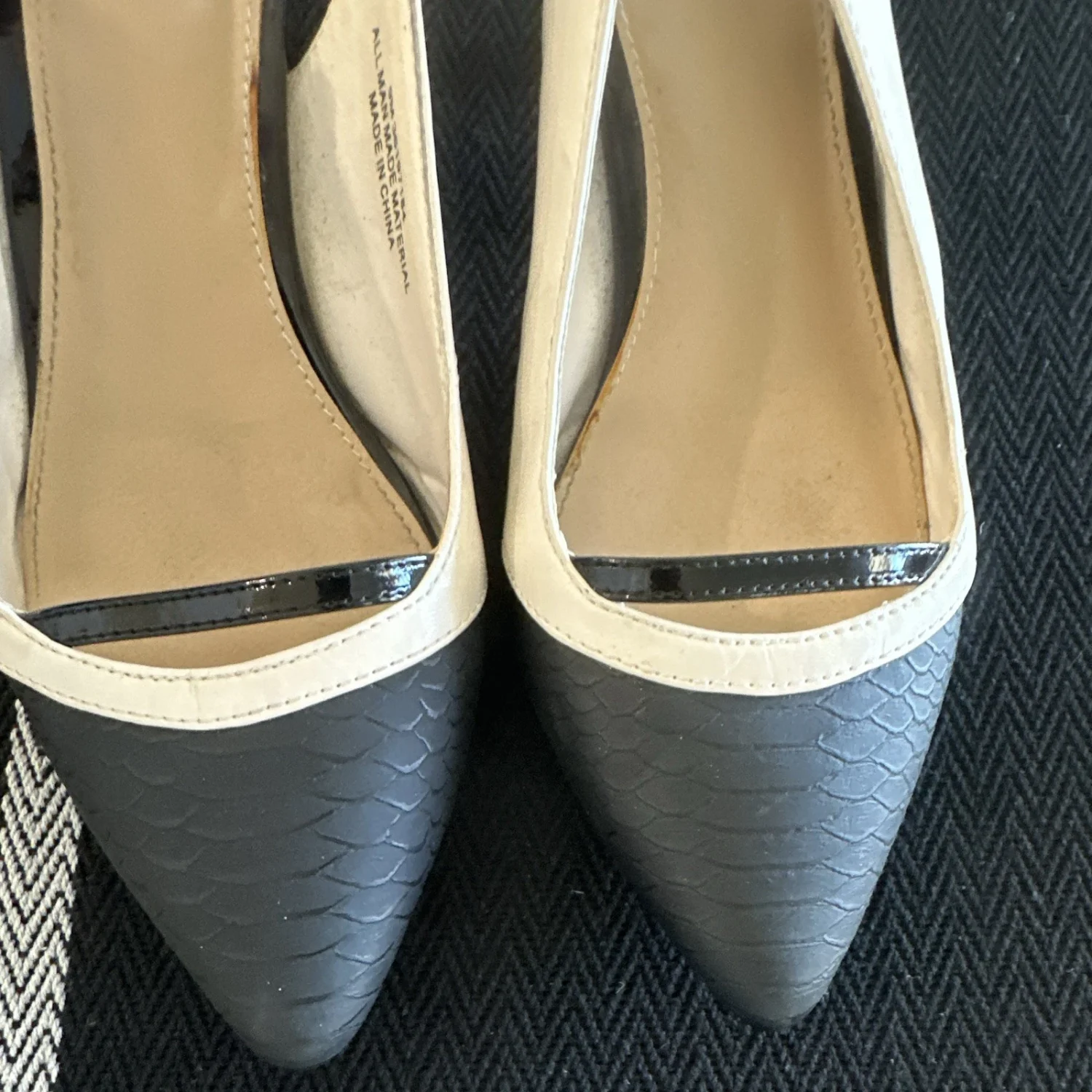 ALDO 灰色白色比例露跟尖头高跟鞋合成尺寸 9-