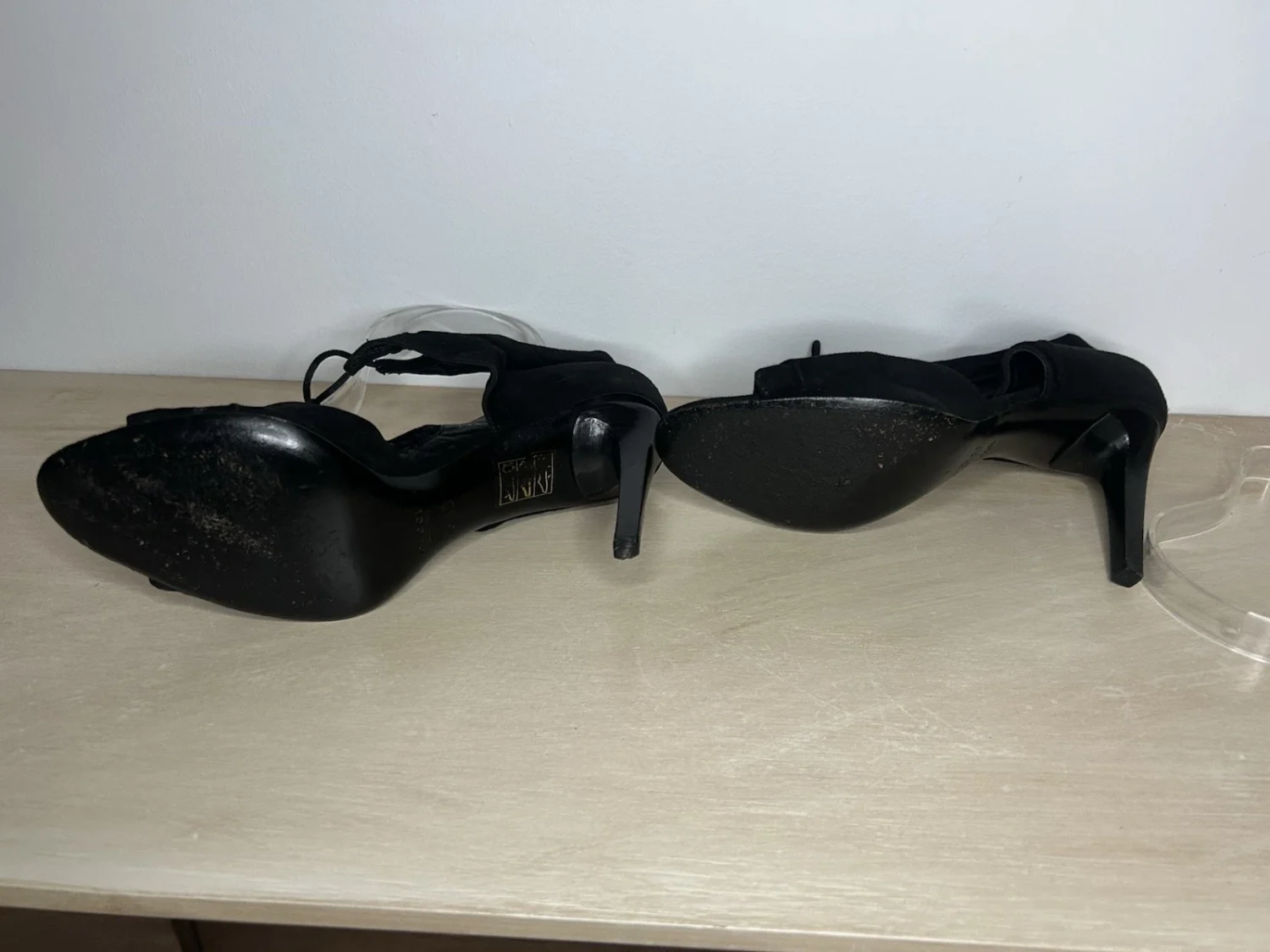 古驰黑色麂皮绒绑带高跟鞋带金色五金 Y2K Tom Ford 5.5-
