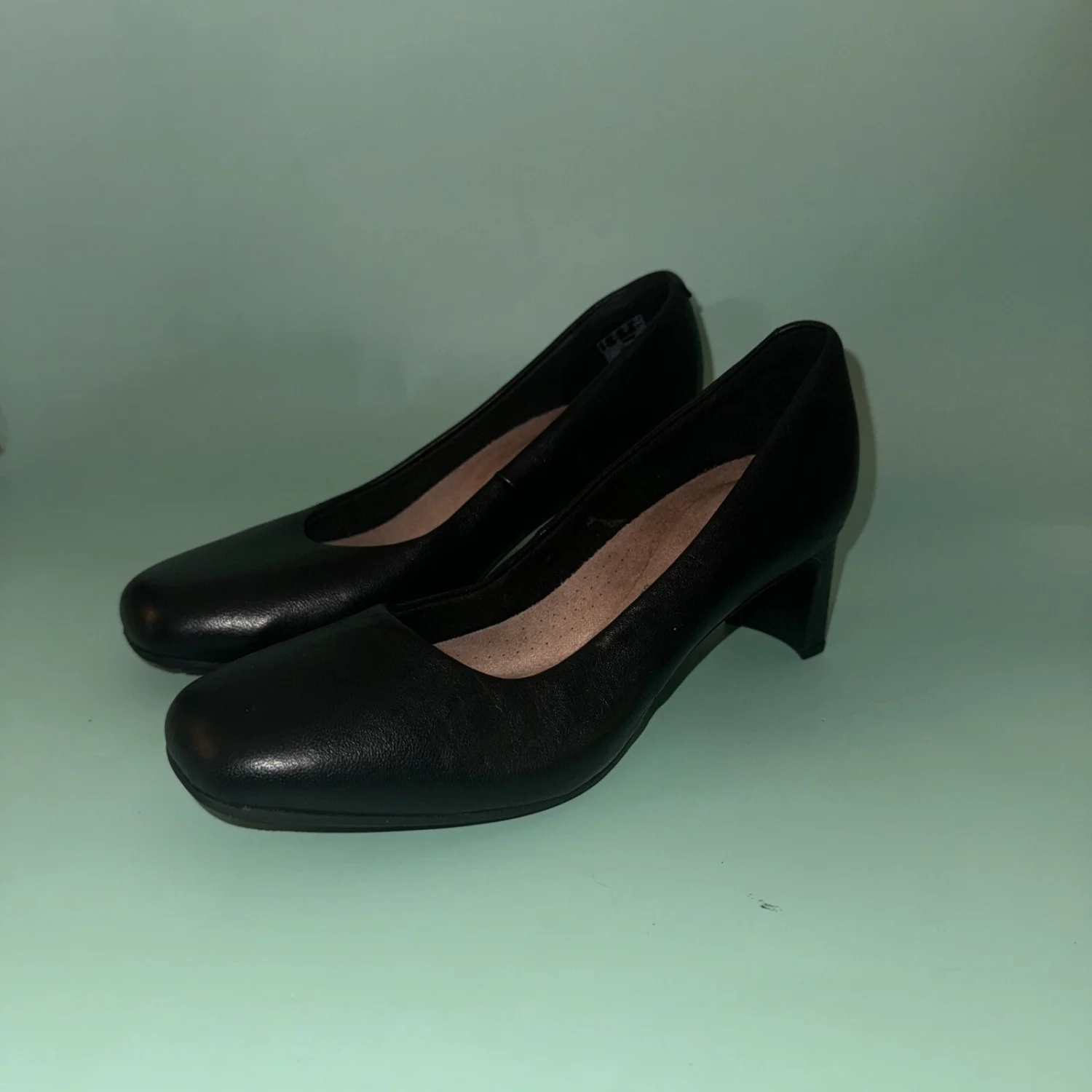 Clarks Kendall 爱尔兰黑色高跟鞋 独特鞋跟 6.5 M-