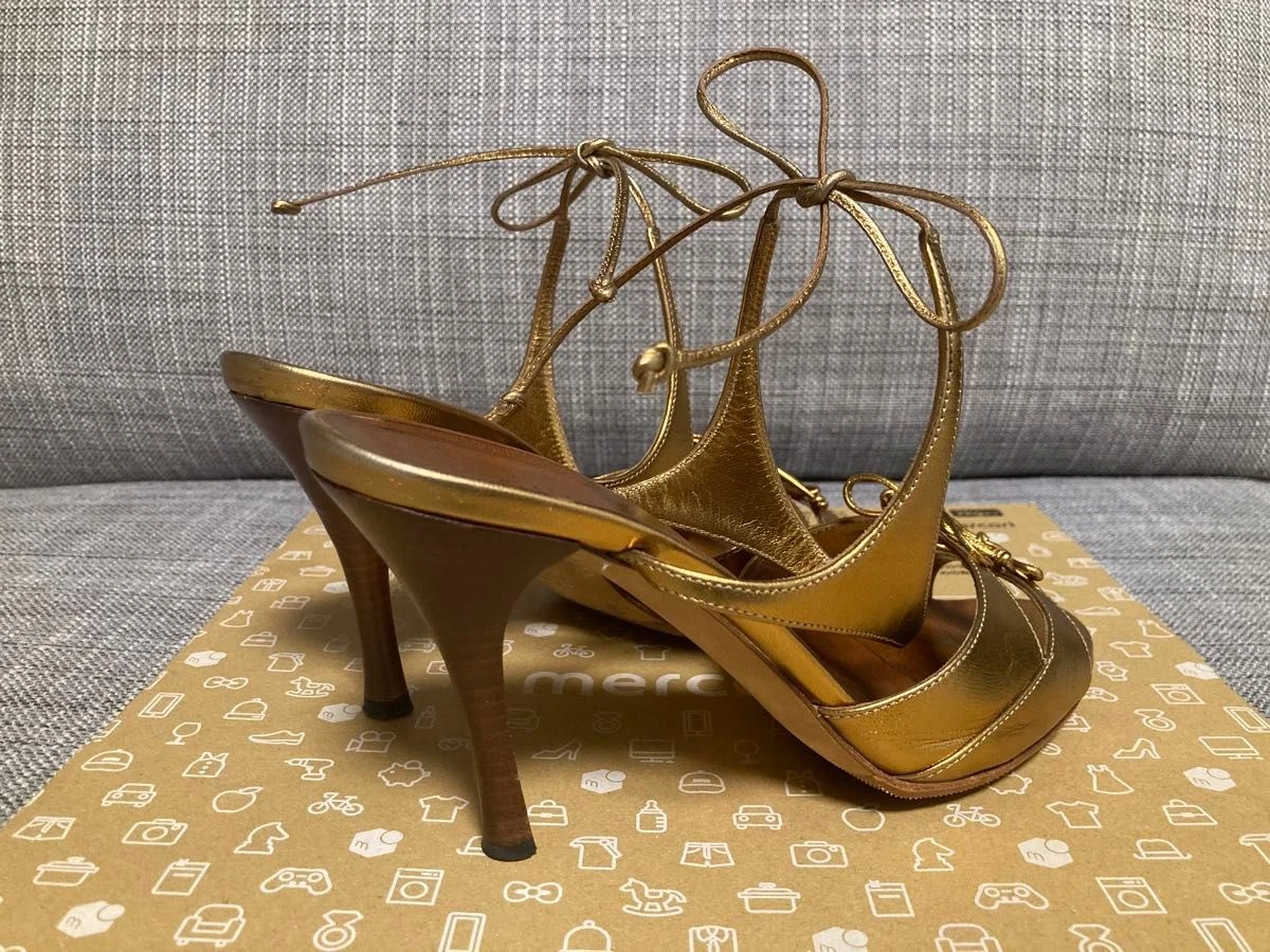 正品 GUCCI 金色系带凉鞋高跟鞋 35.5 码美国 5.5 金属蝴蝶结罕见-