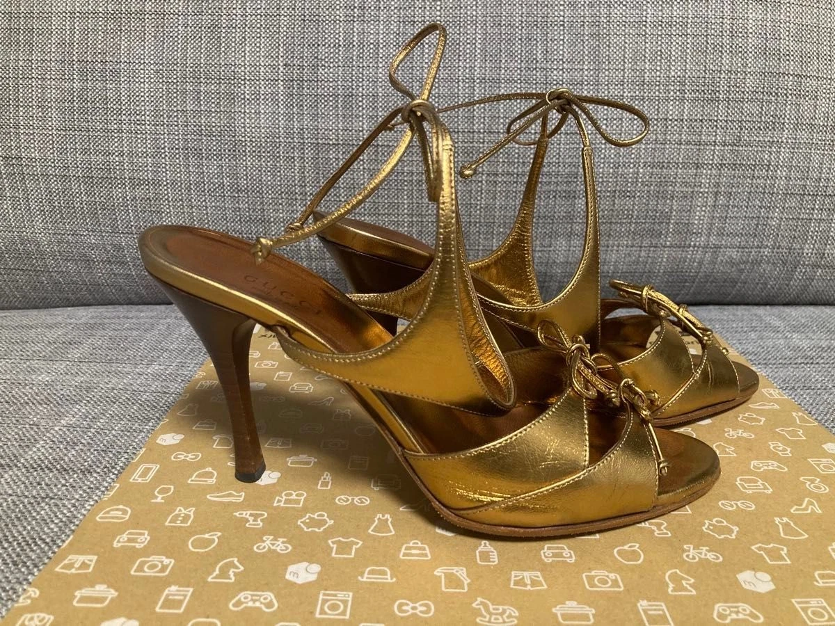 正品 GUCCI 金色系带凉鞋高跟鞋 35.5 码美国 5.5 金属蝴蝶结罕见-
