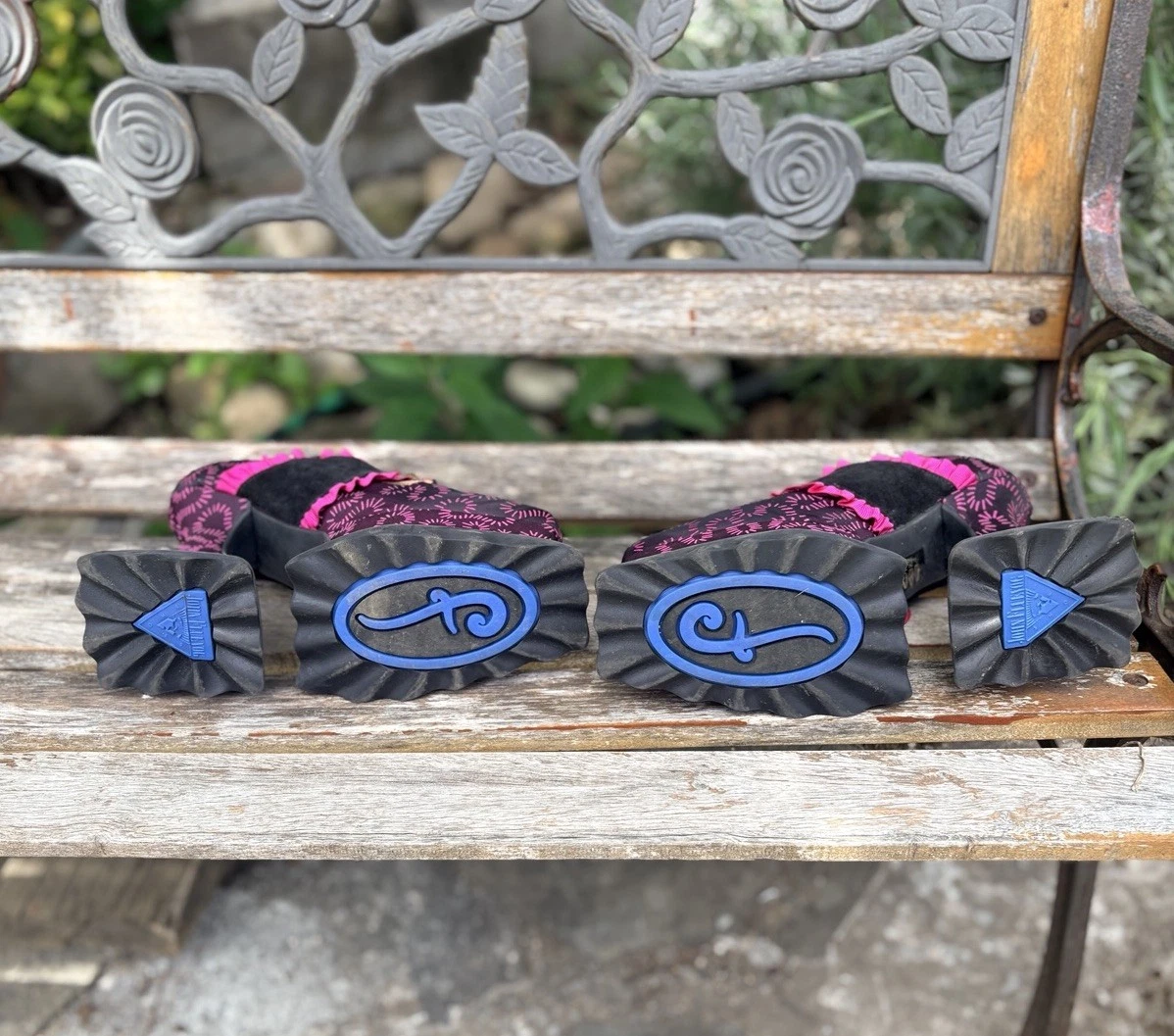John Fluevog 尺寸 8 Ruffle Elektra 扣扣厚底粉色和黑色高跟鞋限量版-