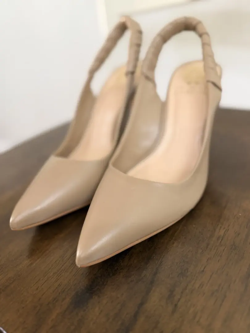 Vince Camuto Tan Taupe 米色高跟鞋 Teritin Slingback Tolinnis 高跟鞋女式 8 码-