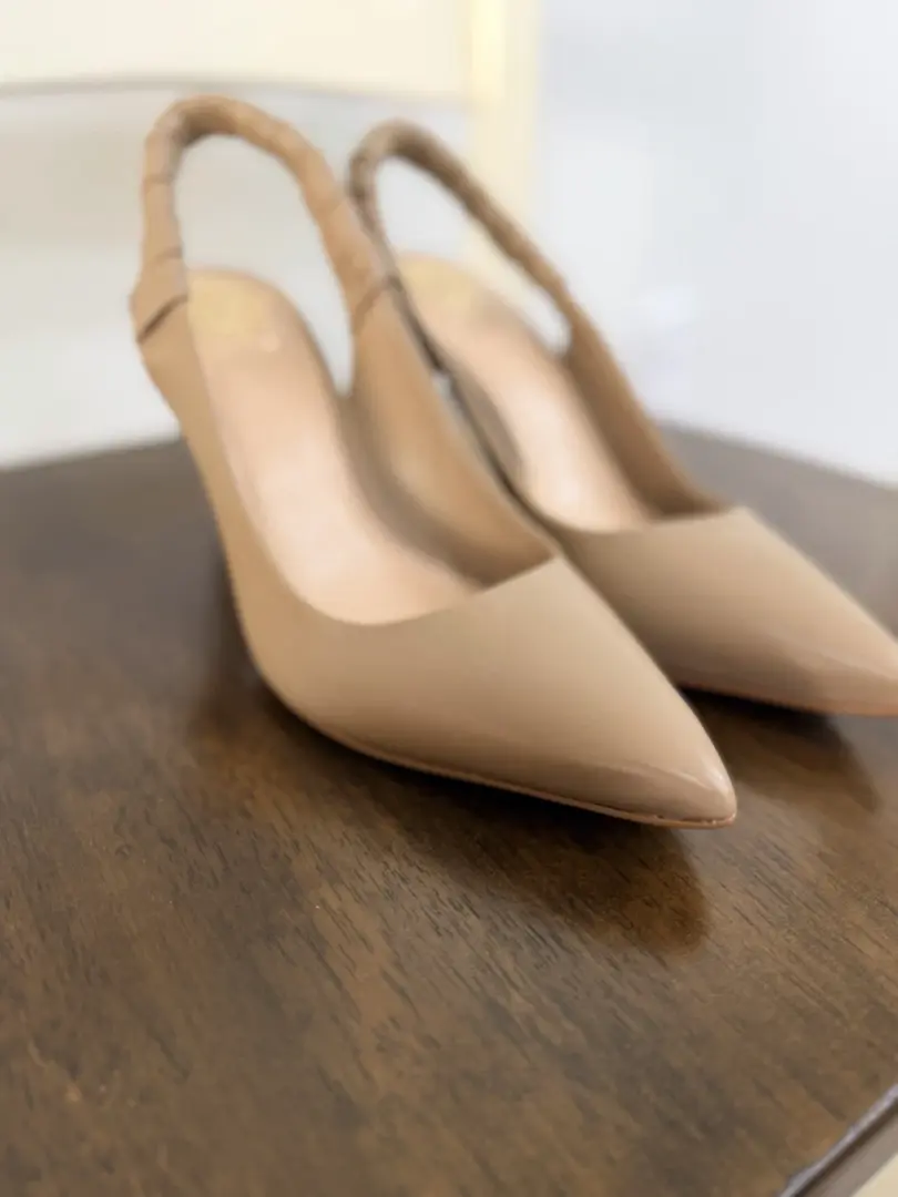 Vince Camuto Tan Taupe 米色高跟鞋 Teritin Slingback Tolinnis 高跟鞋女式 8 码-