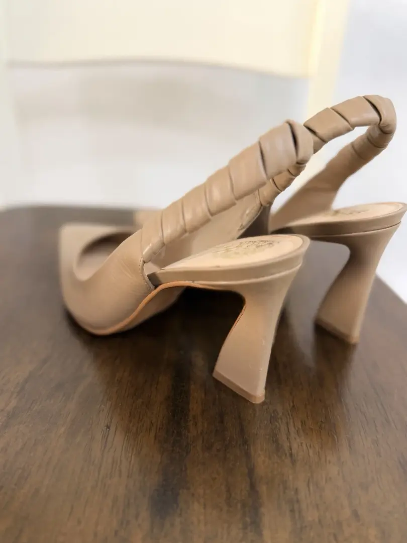 Vince Camuto Tan Taupe 米色高跟鞋 Teritin Slingback Tolinnis 高跟鞋女式 8 码-