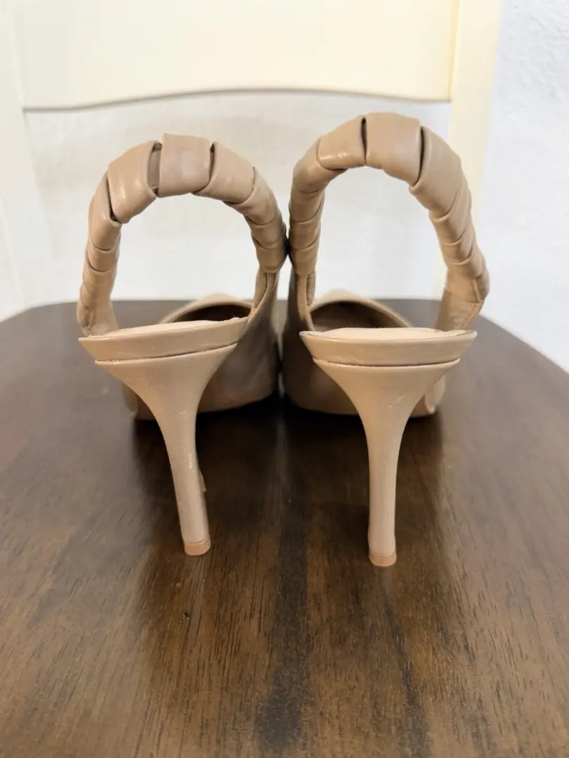 Vince Camuto Tan Taupe 米色高跟鞋 Teritin Slingback Tolinnis 高跟鞋女式 8 码-