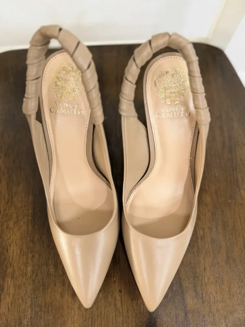 Vince Camuto Tan Taupe 米色高跟鞋 Teritin Slingback Tolinnis 高跟鞋女式 8 码-