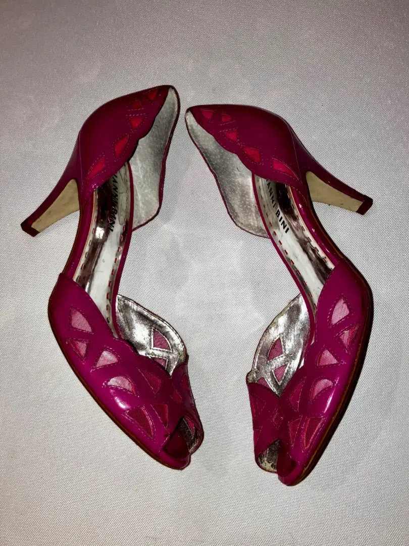 Hot Pink Gianni Bini 泵尺寸 7.5M-