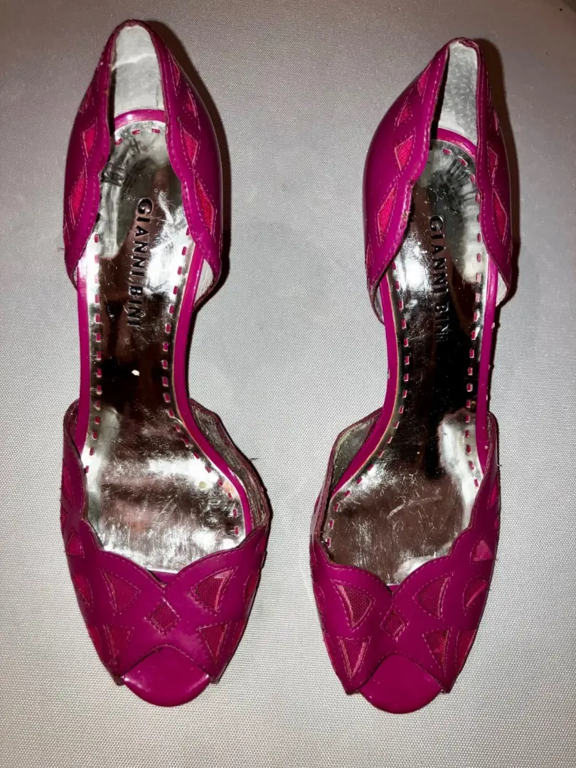 Hot Pink Gianni Bini 泵尺寸 7.5M-