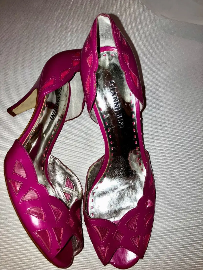 Hot Pink Gianni Bini 泵尺寸 7.5M-