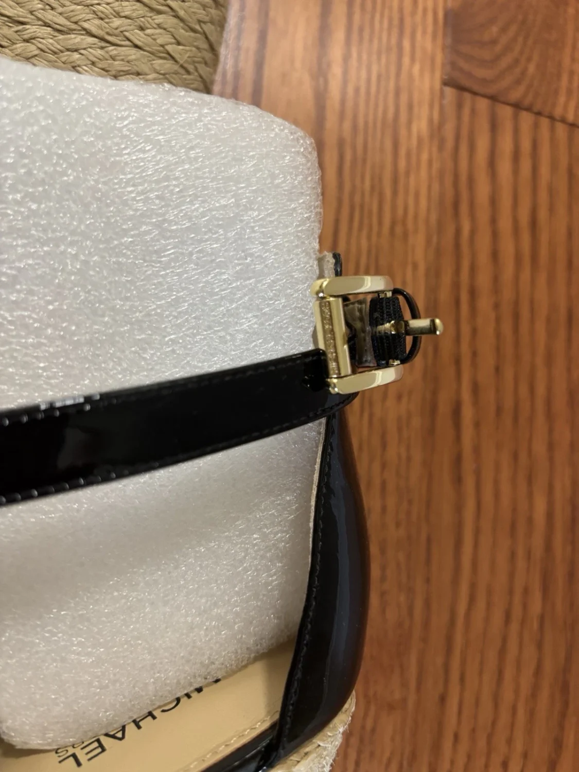 Michael Kors 黑色专利皮革楔形鞋 7 1/2 码带盒-