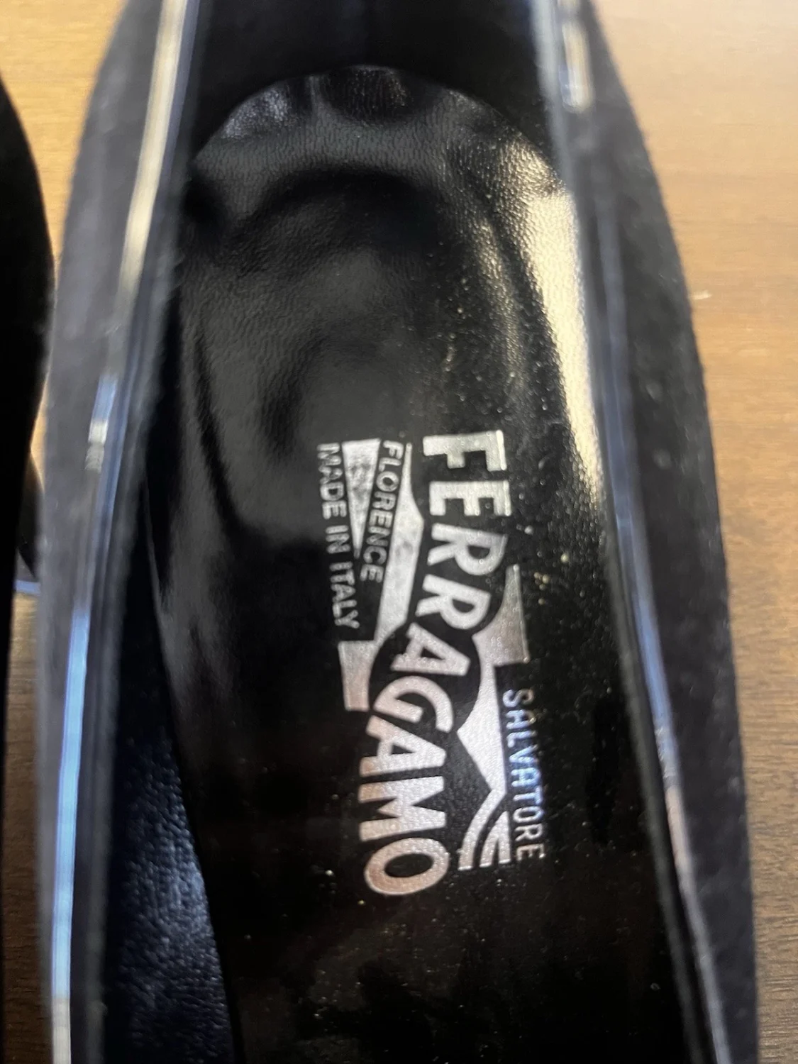 Salvatore Ferragamo 泵弓细节黑色经典鞋 9 码意大利制造-