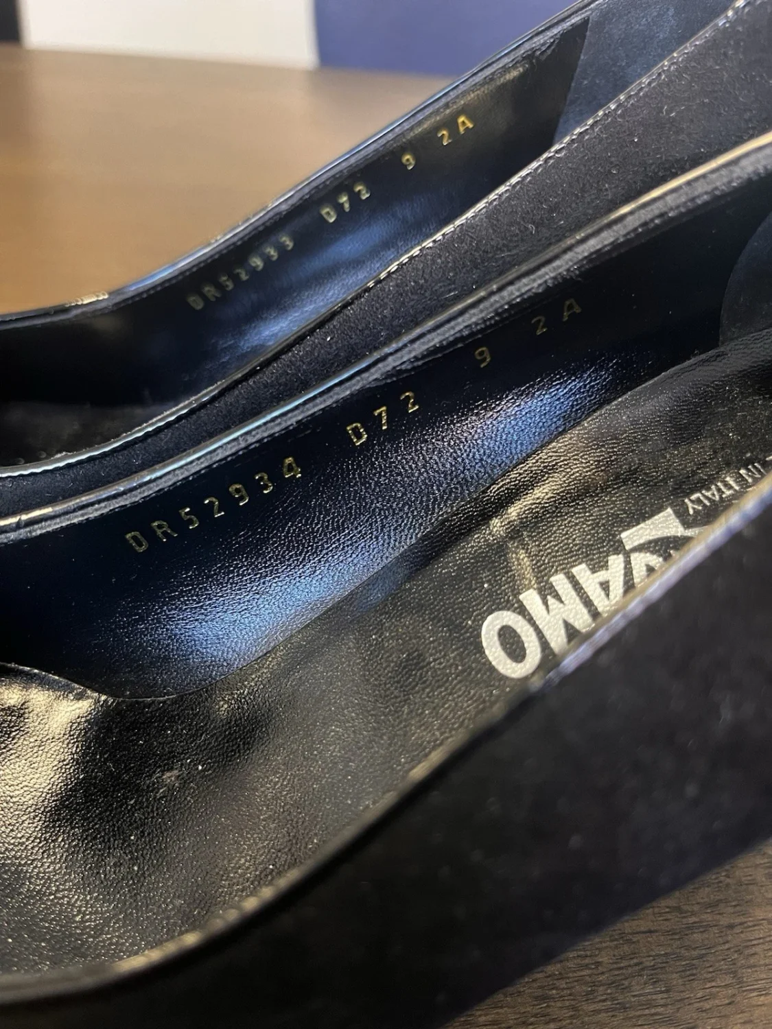 Salvatore Ferragamo 泵弓细节黑色经典鞋 9 码意大利制造-