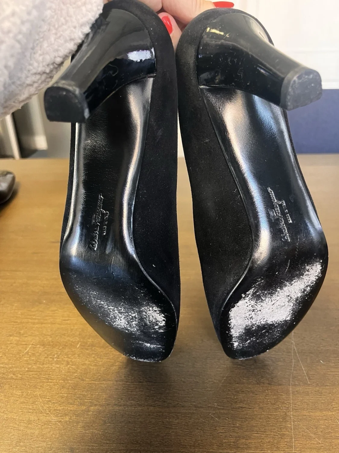 Salvatore Ferragamo 泵弓细节黑色经典鞋 9 码意大利制造-