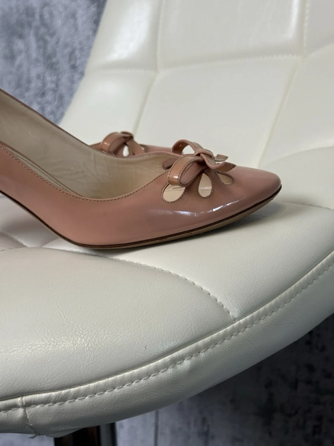 Prada Dusty 粉色漆皮蝴蝶结高跟鞋 39 码-