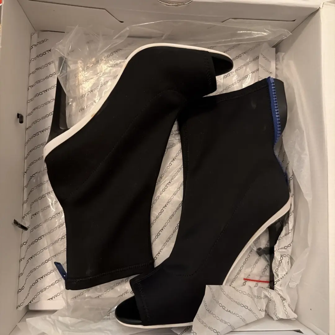 ALDO 黑色面料露趾后拉链高跟鞋 7.5 码带盒-