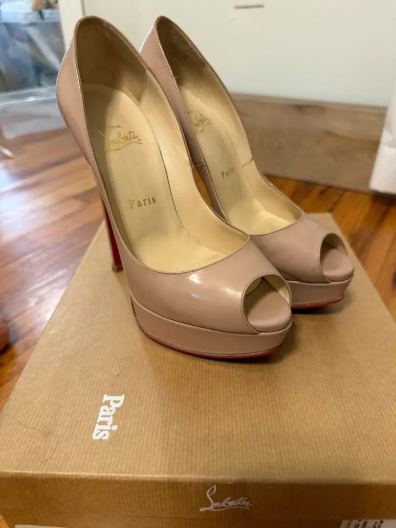 Christian Louboutin Lady Peep 150 裸色专利高跟鞋欧盟 38.5 盒防尘袋-