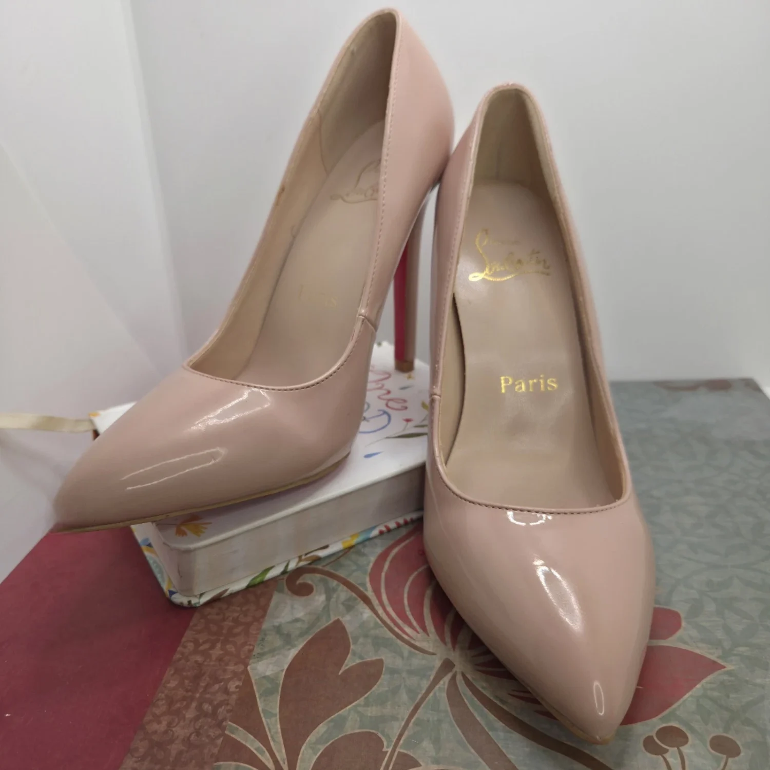 Christian Louboutin Pumps So Kate 漆皮裸色 37 码/7 码运行小号 -
