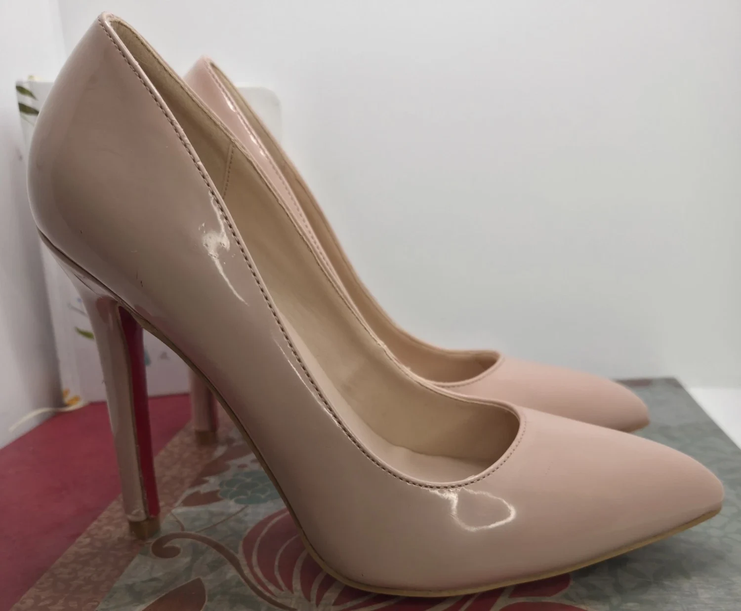 Christian Louboutin Pumps So Kate 漆皮裸色 37 码/7 码运行小号 -