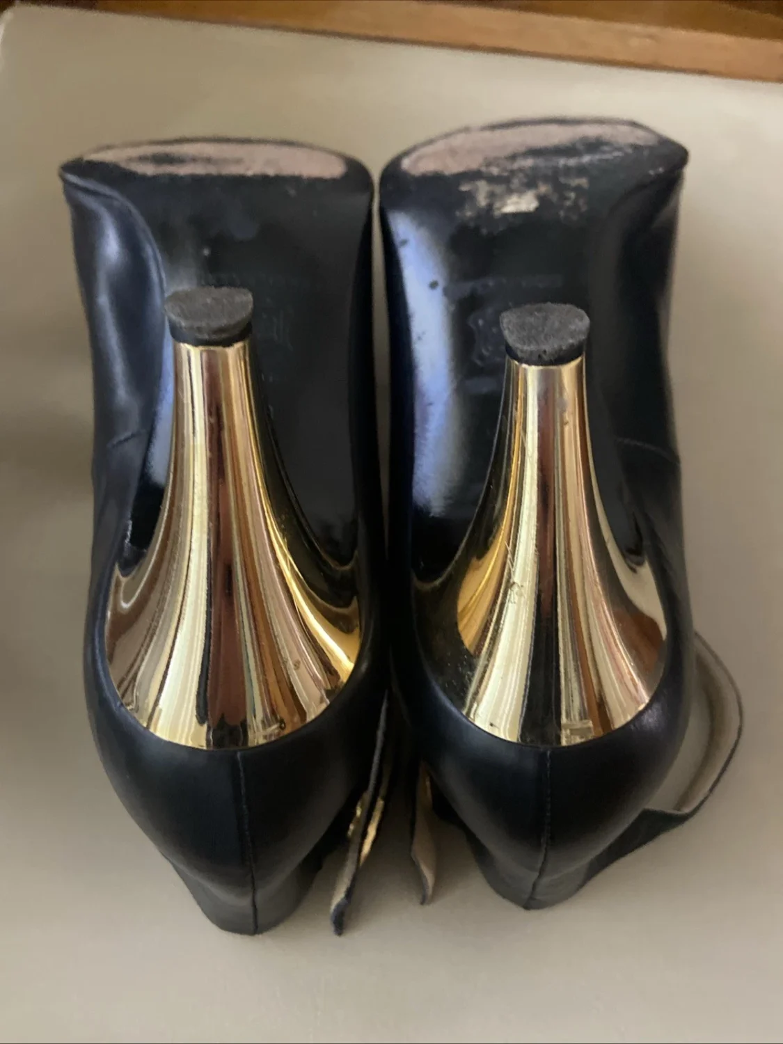 SERGIO ROSSI Vintage Black Ankle Strap Leather Heels 39