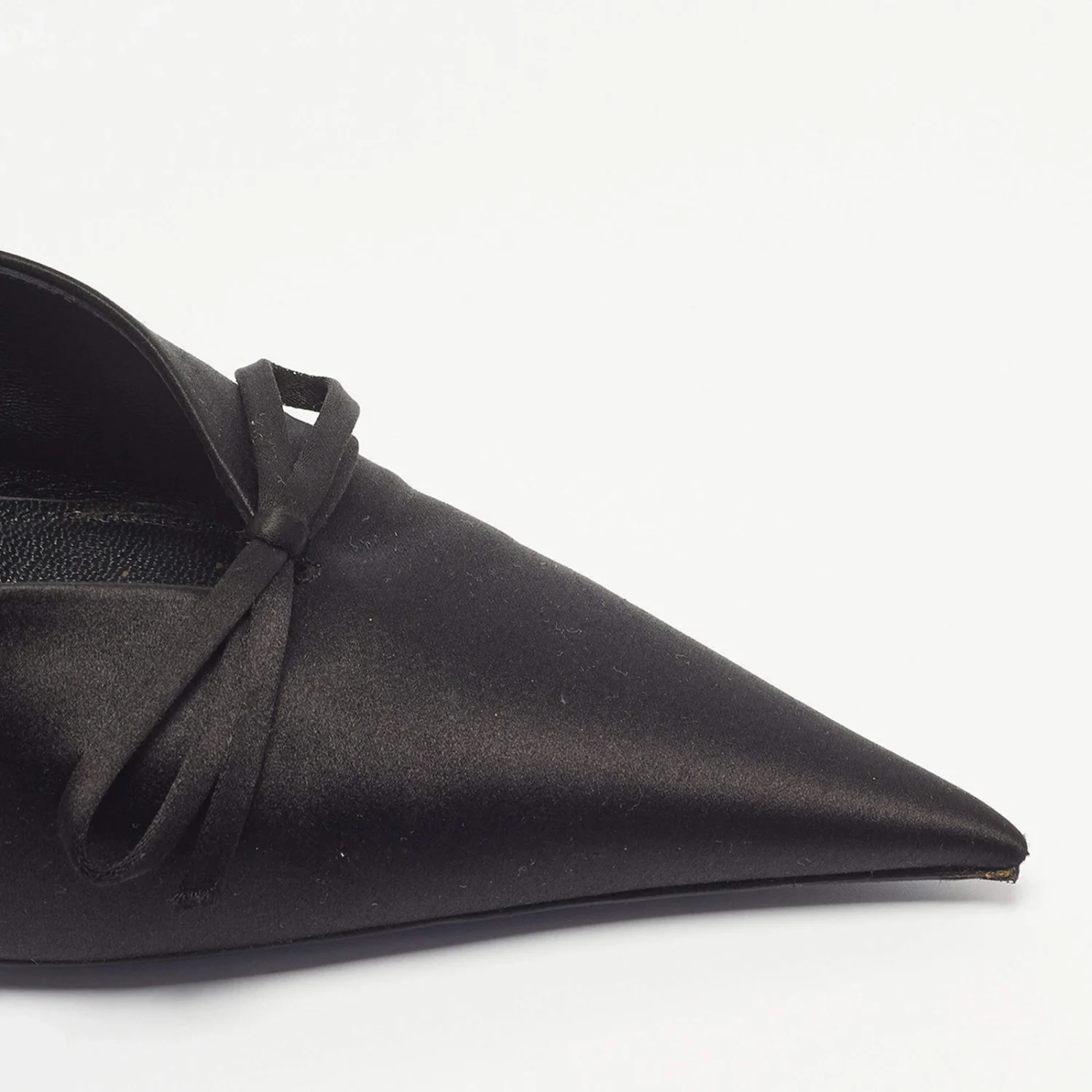Balenciaga 刀尺寸 38.5 黑色缎面露背泵-
