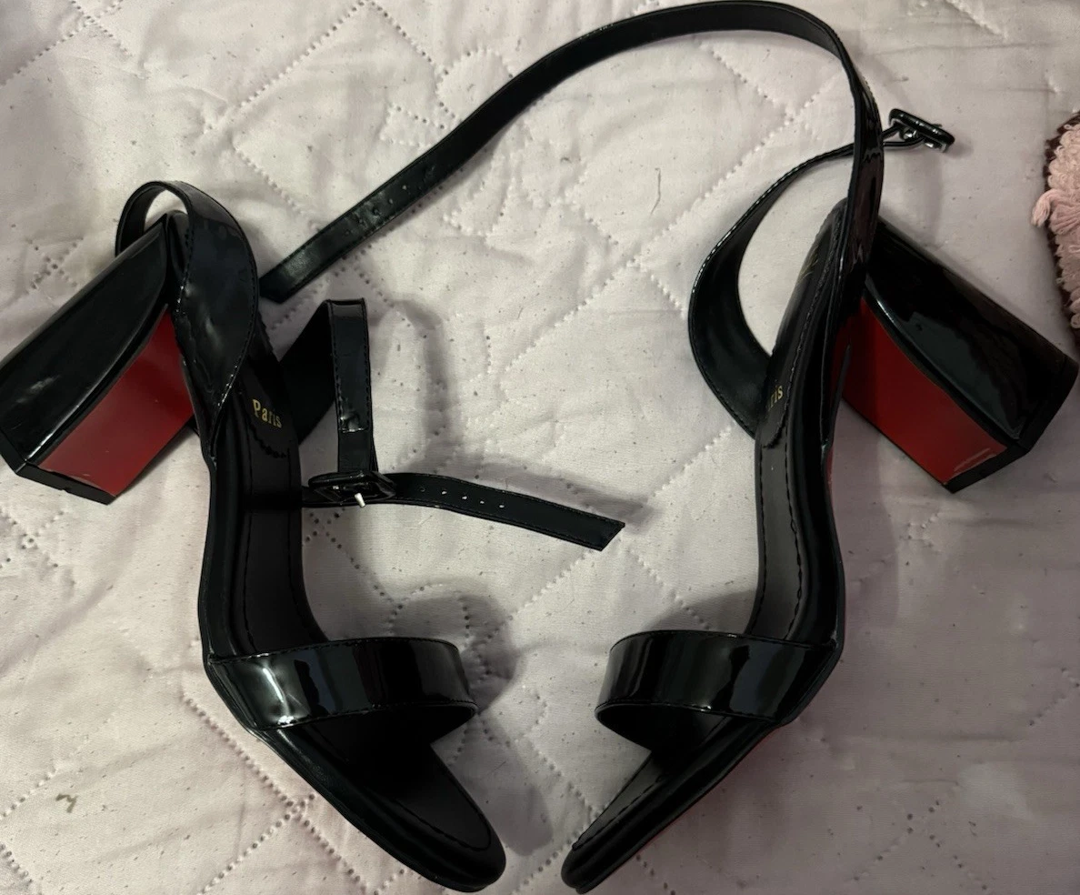 Christian Louboutin Dupes 漆皮绑带踝带露趾红色鞋底 9-