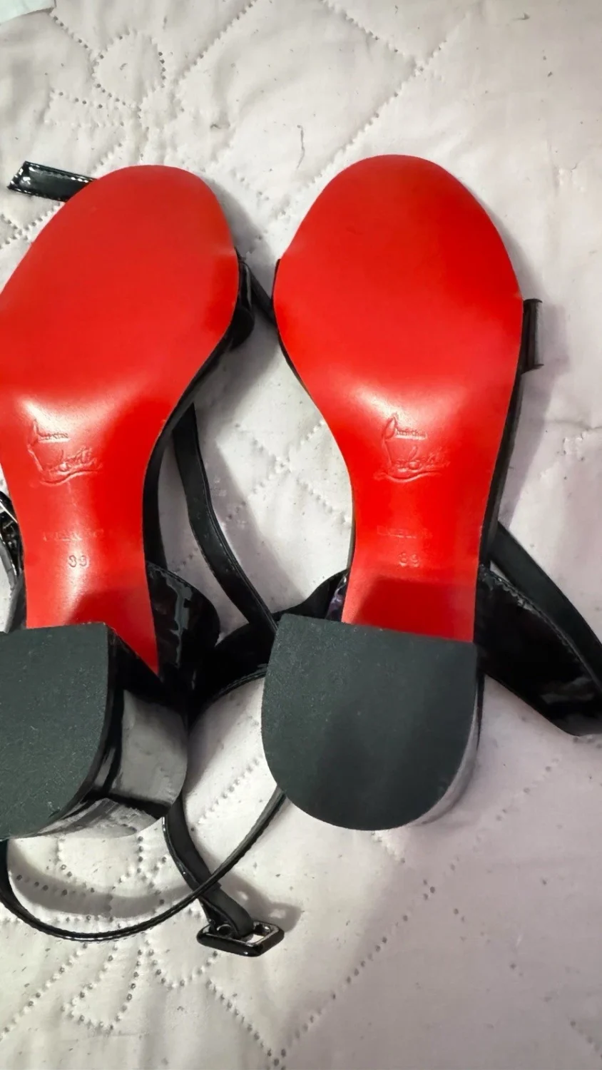 Christian Louboutin Dupes 漆皮绑带踝带露趾红色鞋底 9-