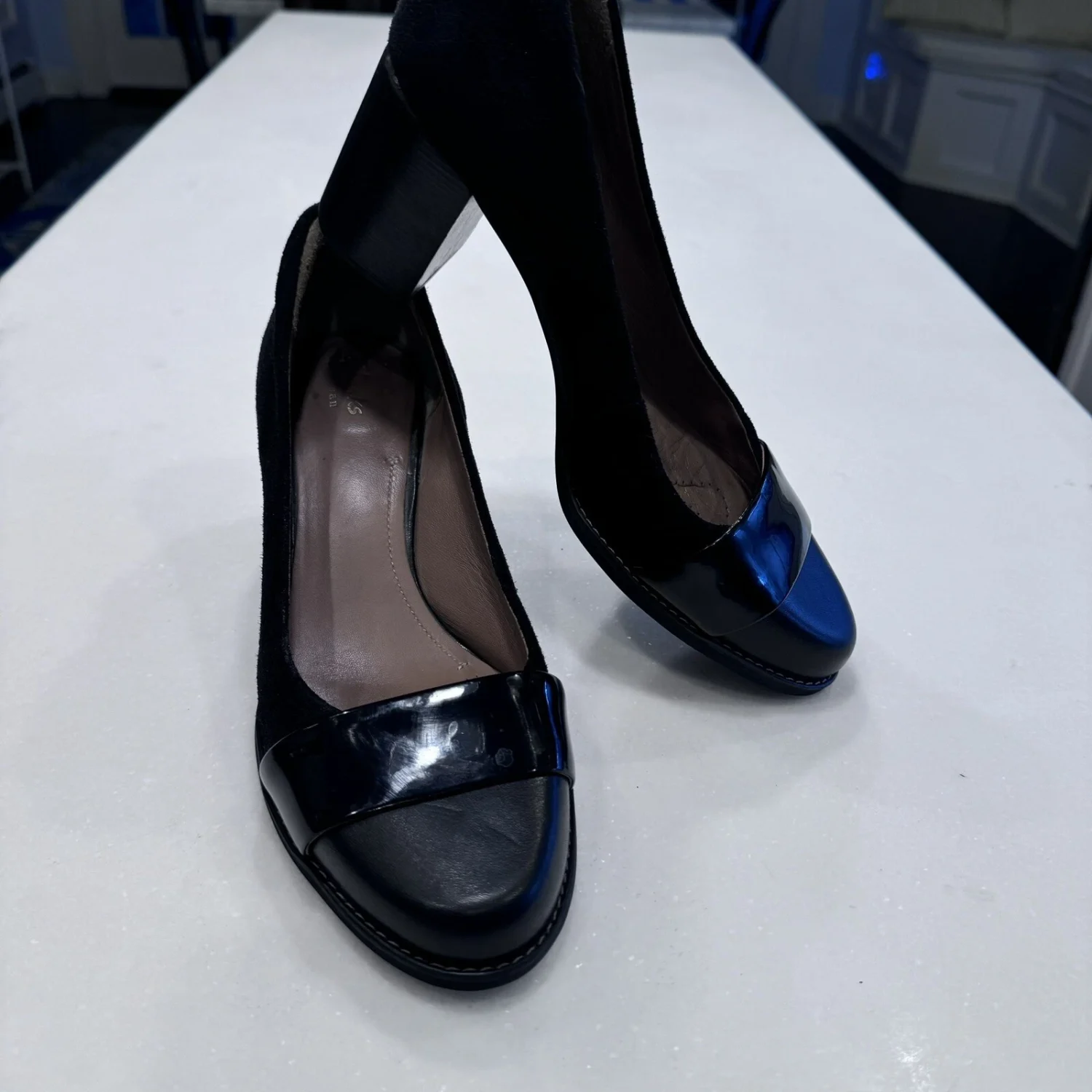 Clarks Artisan Tarah Brae 泵懒人鞋黑色麂皮绒漆皮女式 8.5 M-