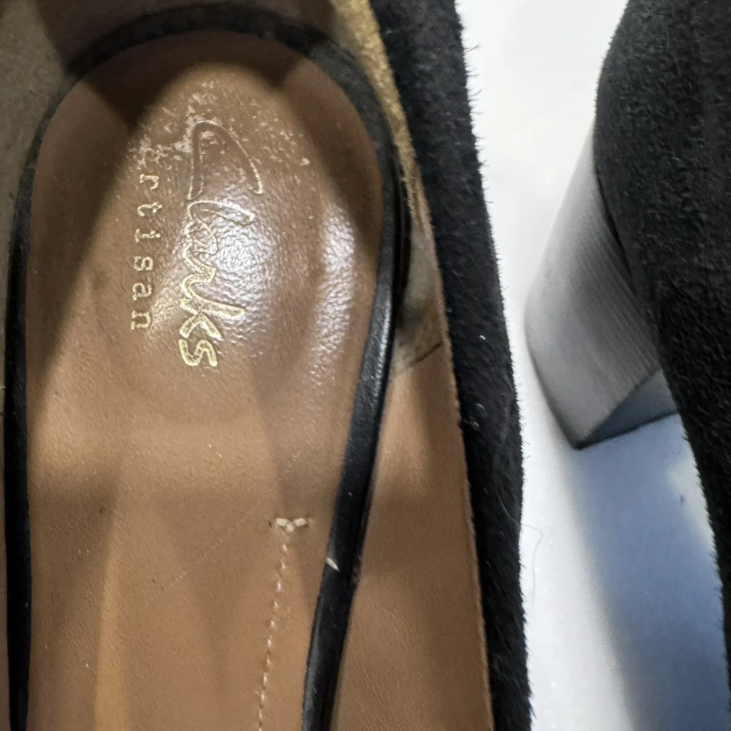 Clarks Artisan Tarah Brae 泵懒人鞋黑色麂皮绒漆皮女式 8.5 M-