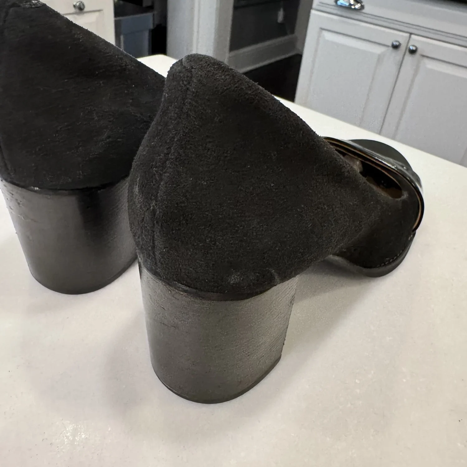 Clarks Artisan Tarah Brae 泵懒人鞋黑色麂皮绒漆皮女式 8.5 M-