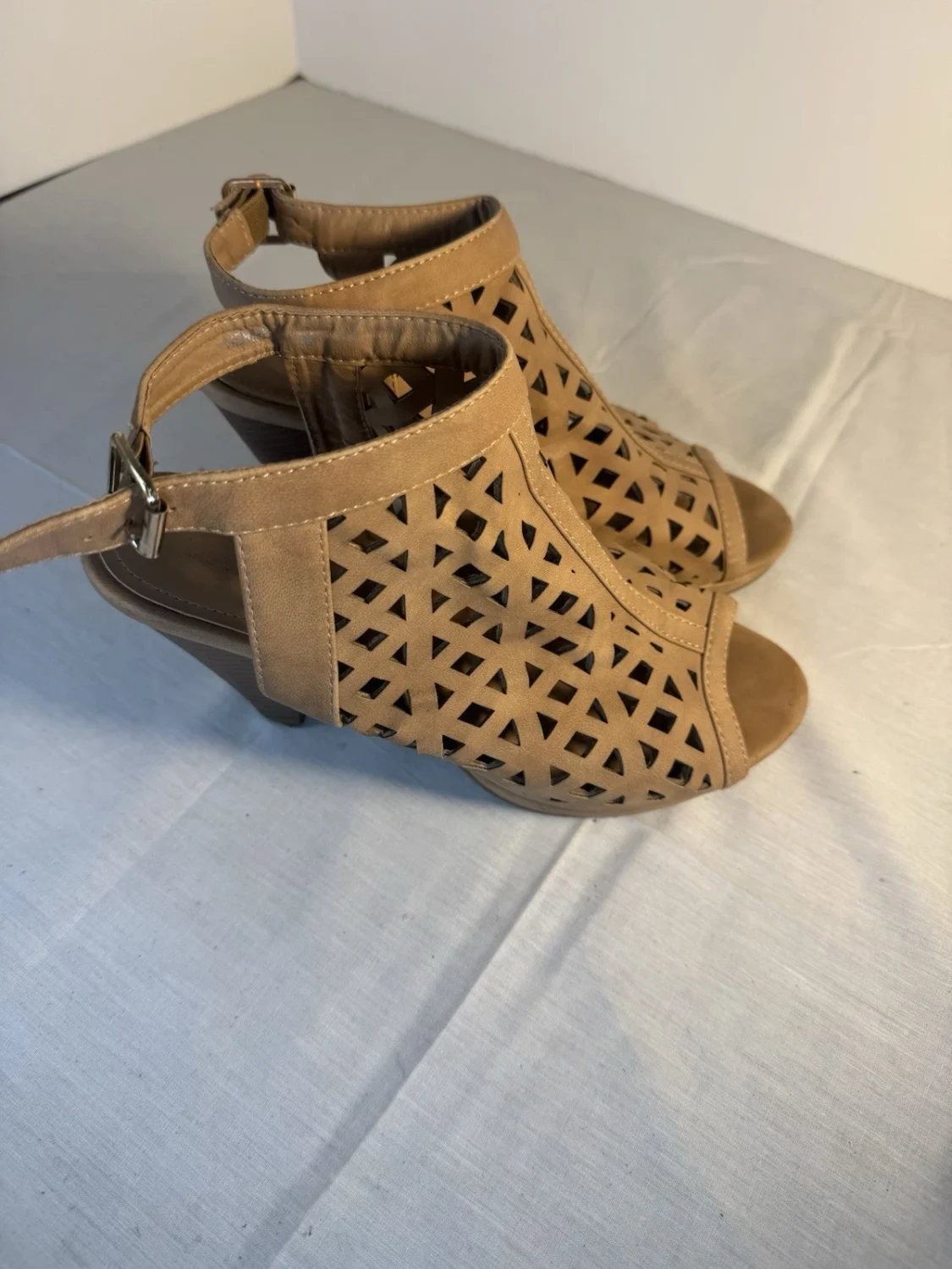 女式上衣 Mods Hermes 皮革露趾楔形山鞋 8.5 码-