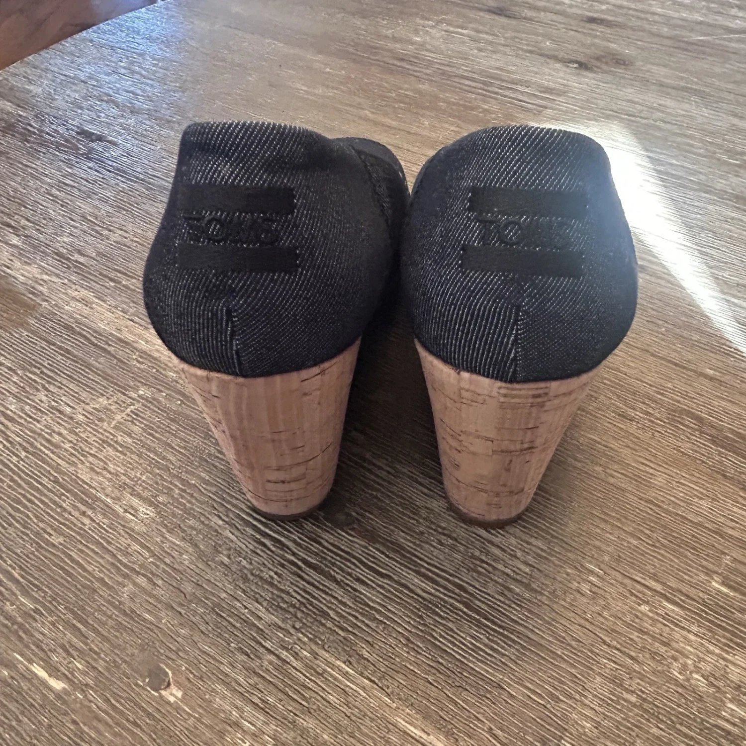 TOMS 蓝色牛仔露趾楔形高跟鞋面料一脚蹬女式鞋 10W 10 W 码-