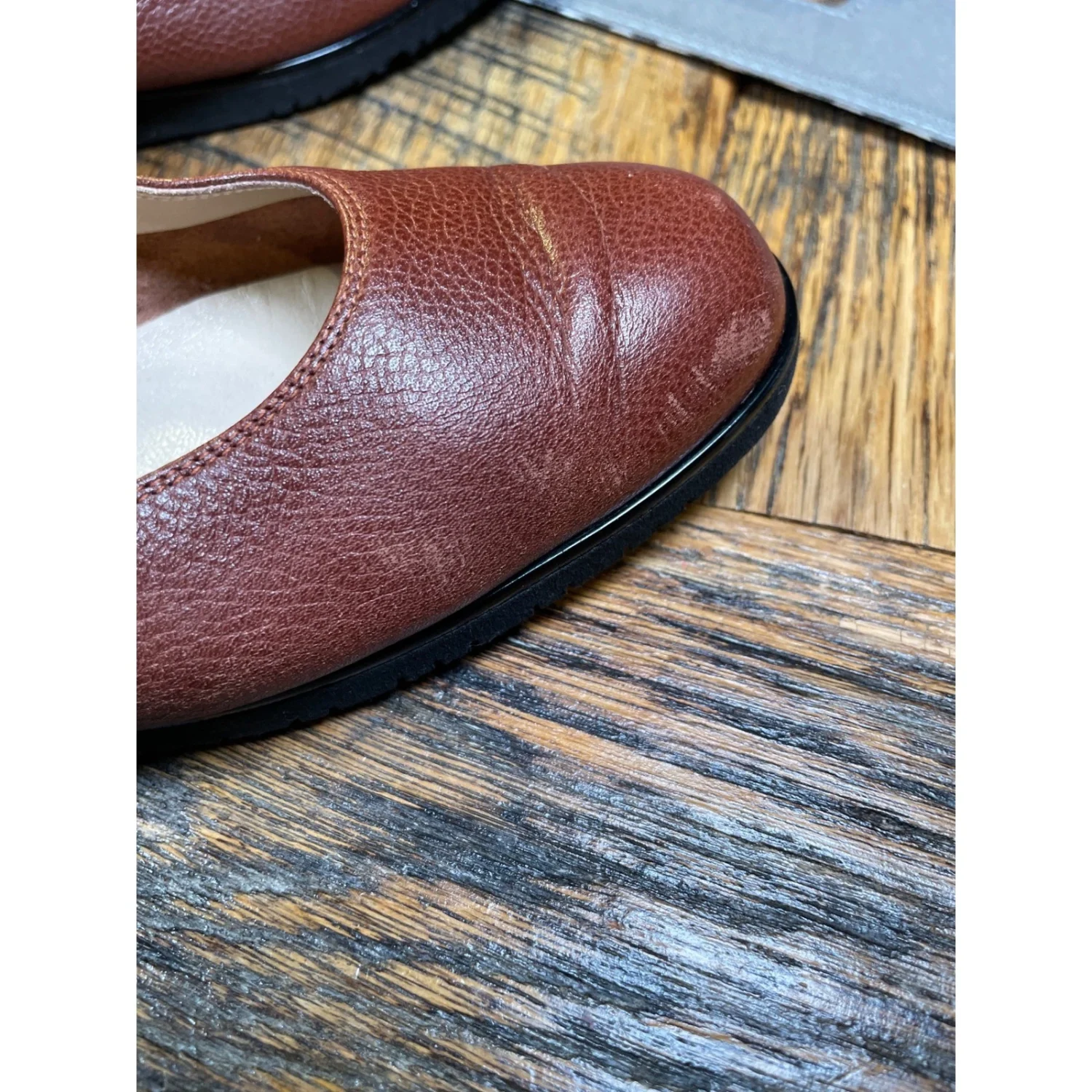 Salvatore Ferragamo 精品女式棕色鹅卵石皮革低方跟高跟鞋-