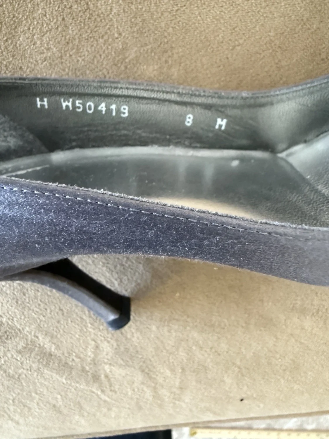 Stuart Weitzman Pewter 缎面高跟鞋带银色衬里 8 码-