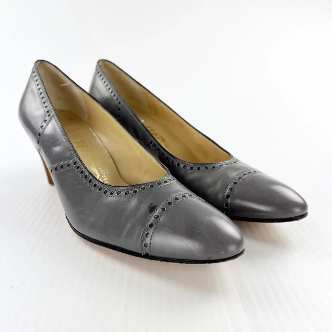 Salvatore Ferragamo 灰色佛罗伦萨皮革高跟鞋浅口鞋女式 10-