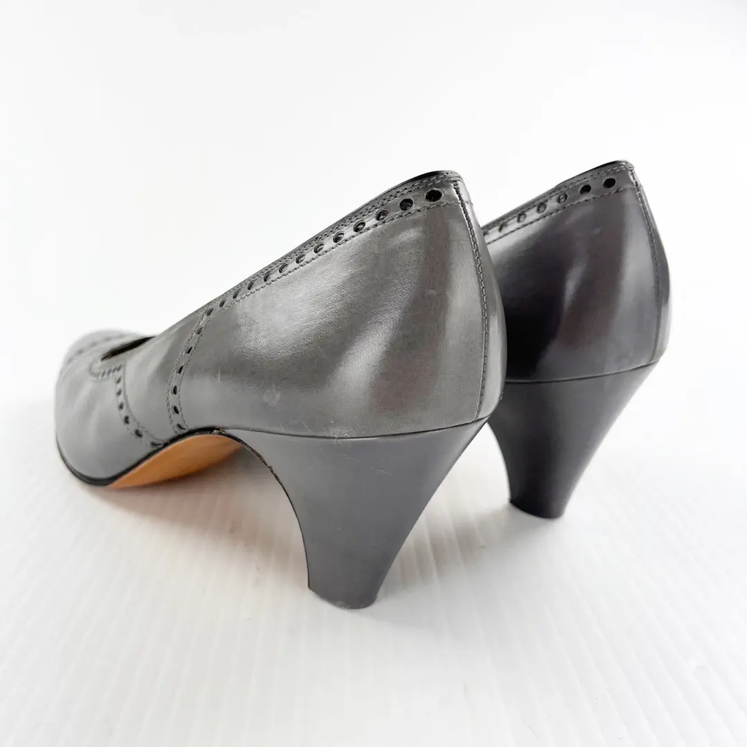 Salvatore Ferragamo 灰色佛罗伦萨皮革高跟鞋浅口鞋女式 10-