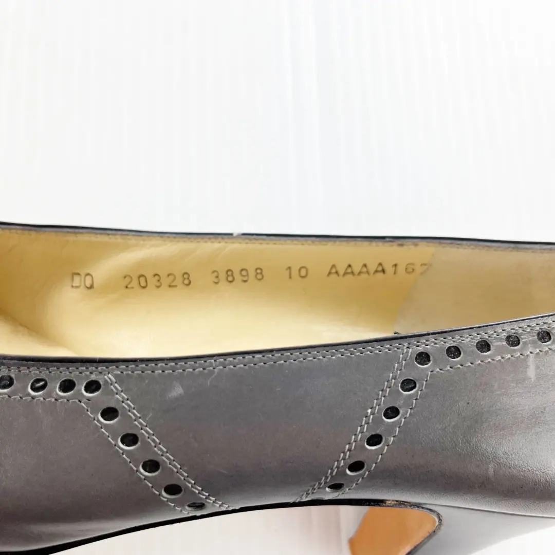Salvatore Ferragamo 灰色佛罗伦萨皮革高跟鞋浅口鞋女式 10-